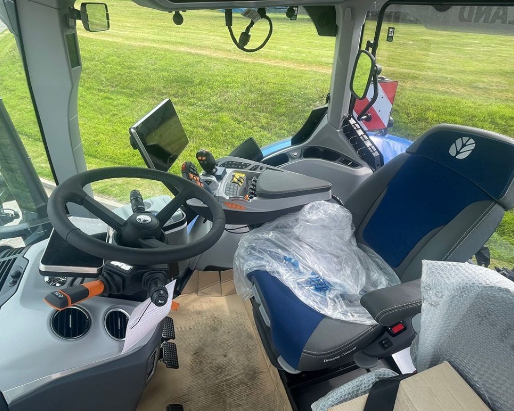 NH TRACTOR T7.245 AC NEW HOLLAND DEMO