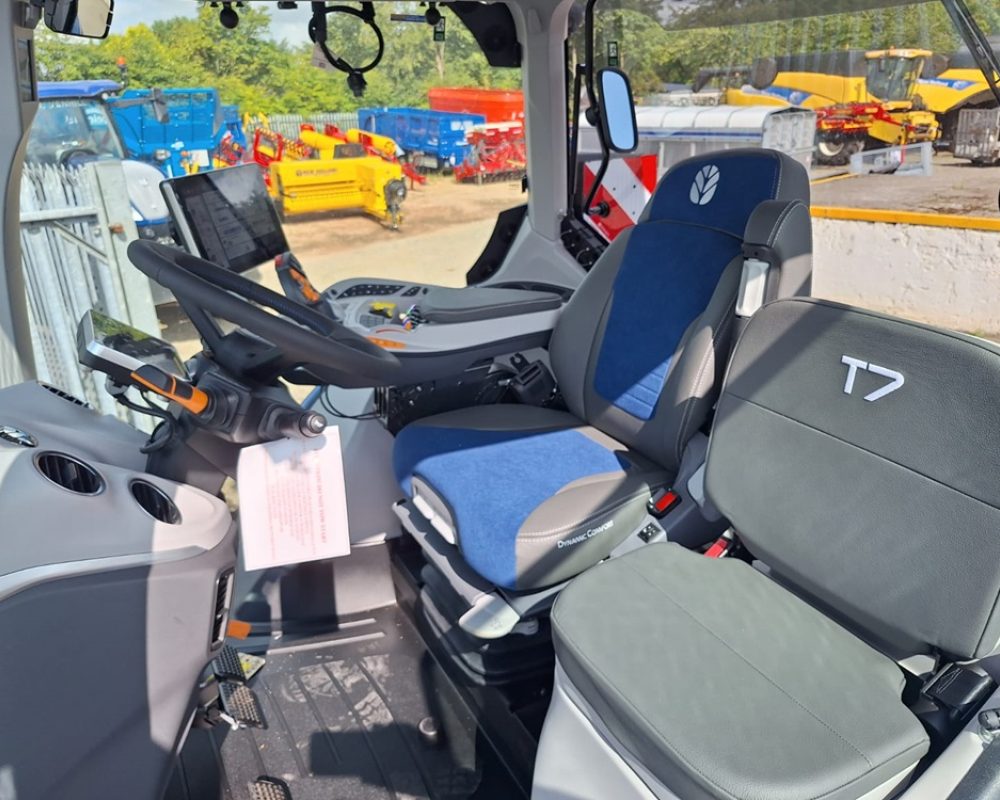 NH TRACTOR T7.270 AC NEW HOLLAND TRACTOR