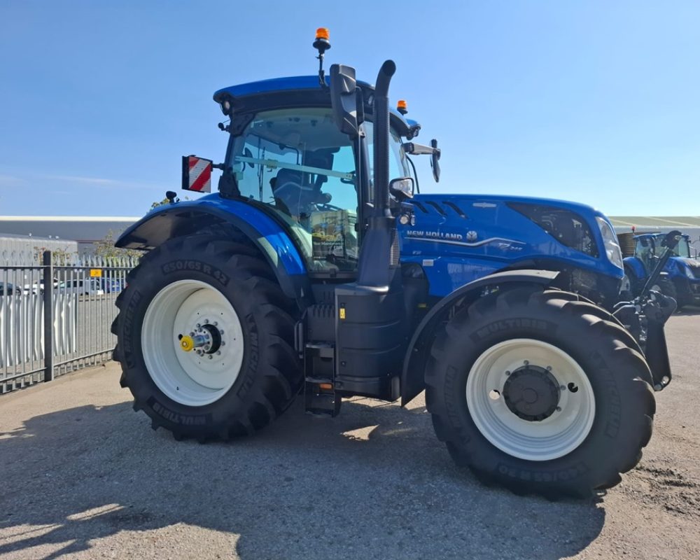 NH TRACTOR T7.245 AC NEW HOLLAND TRACTOR