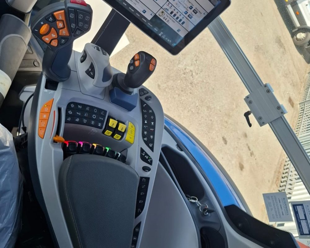 NH TRACTOR T7.245 AC NEW HOLLAND TRACTOR