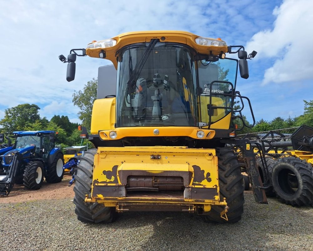 NH HARVESTER CR9070 NEW HOLLAND COMBINE