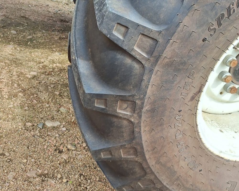 NH HARVESTER CR9070 NEW HOLLAND COMBINE