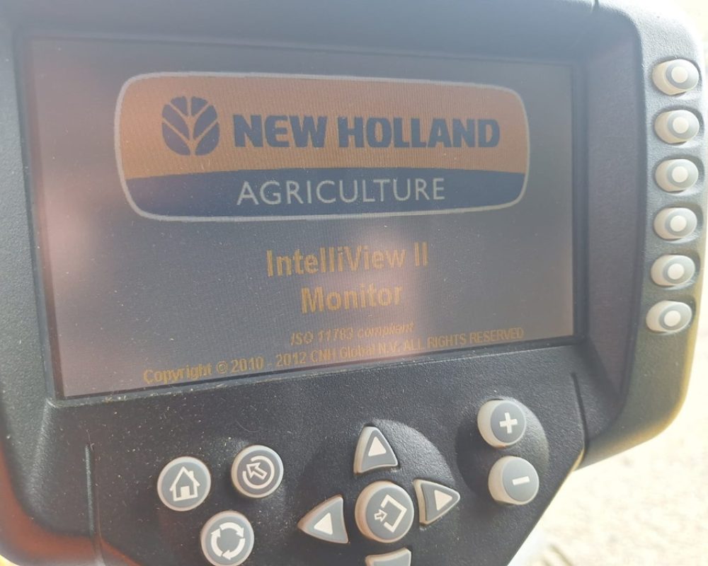 NH HARVESTER CR9070 NEW HOLLAND COMBINE