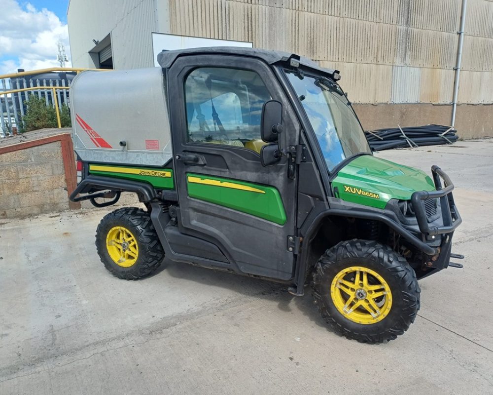 JOHN DEERE GATOR XUV865M JOHN DEERE