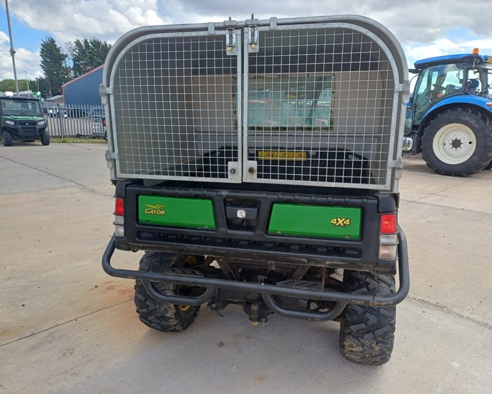 JOHN DEERE GATOR XUV865M JOHN DEERE