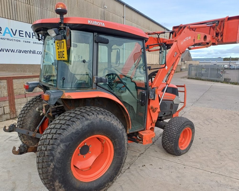 KUBOTA 4240 L KUBOTA TRACTOR