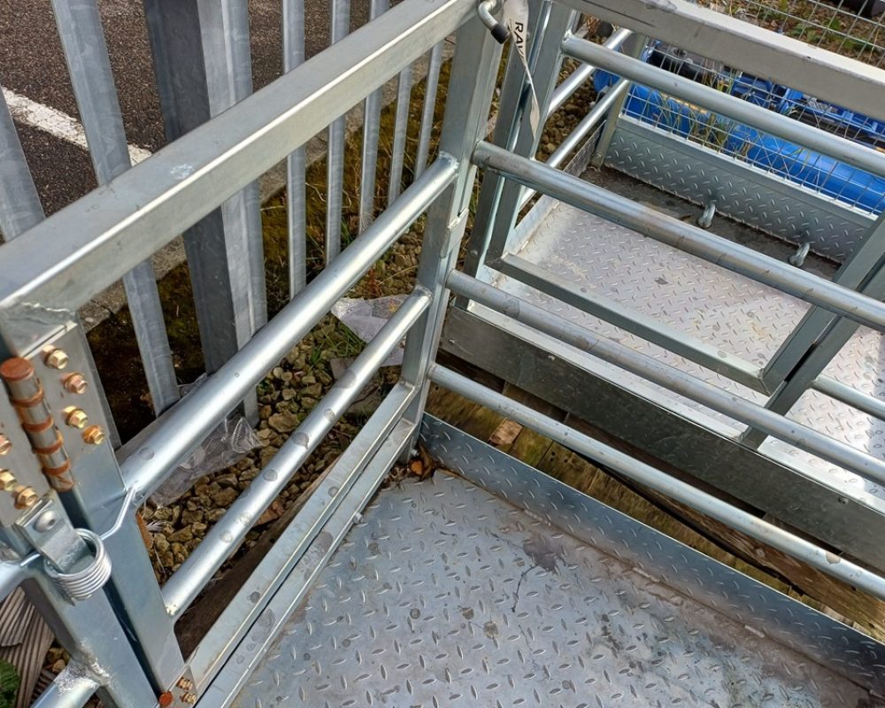 MISCELLANEOUS PLATFORM OXDALE WORKING