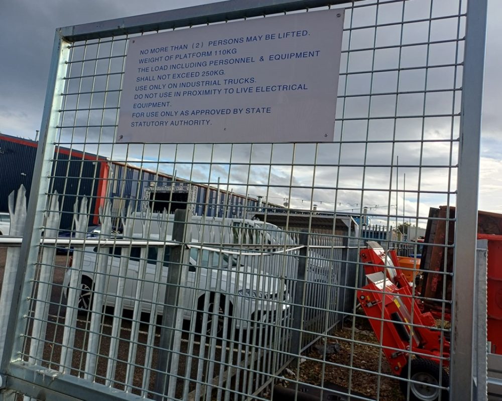 MISCELLANEOUS PLATFORM OXDALE WORKING