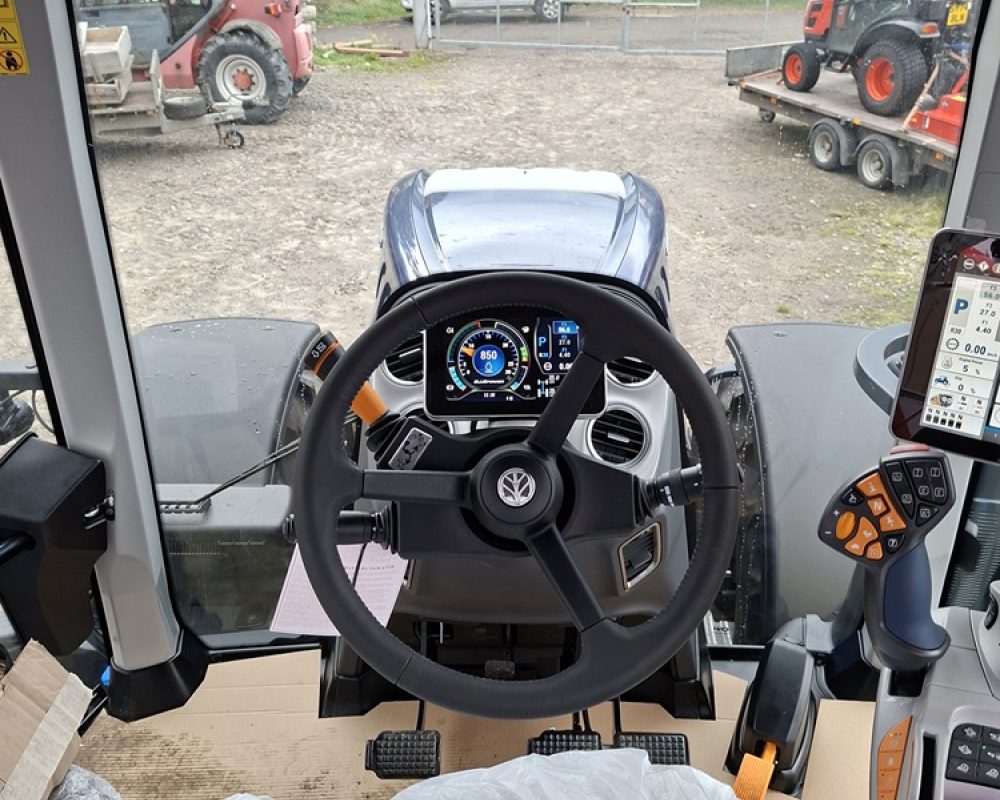 NH TRACTOR T7.270 AC NEW HOLLAND TRACTOR