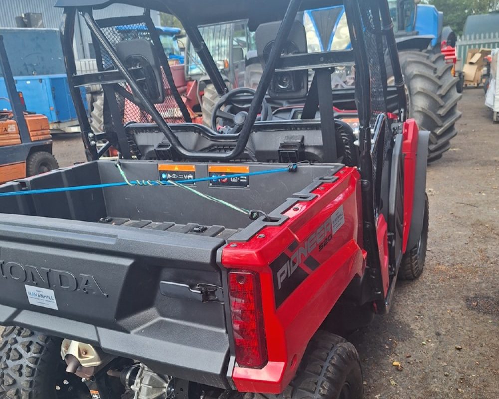 HONDA (UK) PIONEER 520 DEMO HONDA SIDE/SIDE