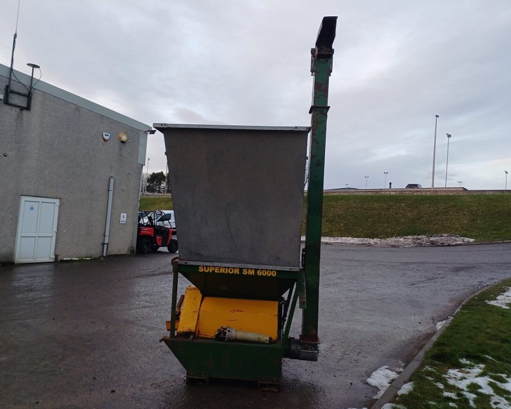 SUPERIOR MACHINES SM6000 SUPERIOR BRUISER