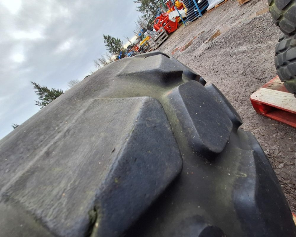 MISCELLANEOUS TURF TYRES TO SUIT NH TN75DA